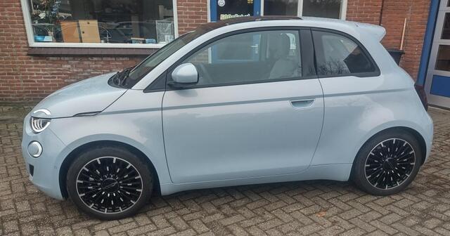 Fiat 500 E- SunRoof -42KW -Als nieuw- Verwacht
