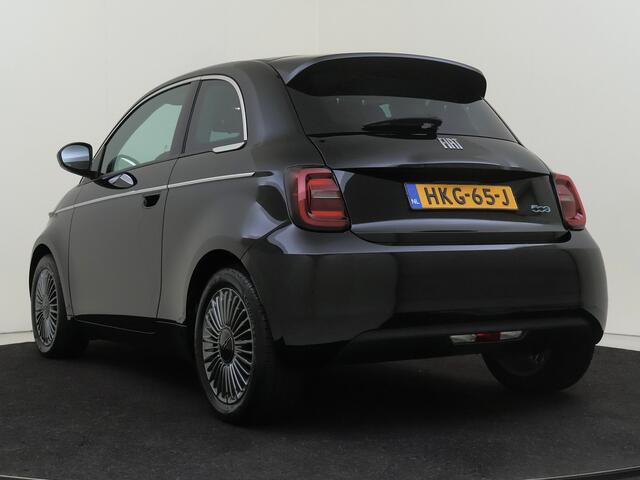 Fiat 500 3+1 Icon 42 kWh KM uitvoering en opties onbekend!!