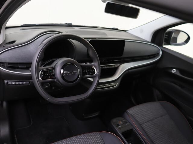 Fiat 500 3+1 Icon 42 kWh KM uitvoering en opties onbekend!!