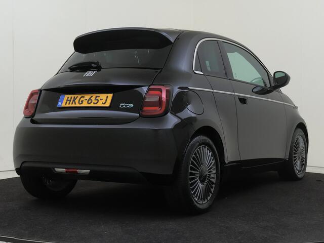 Fiat 500 3+1 Icon 42 kWh KM uitvoering en opties onbekend!!