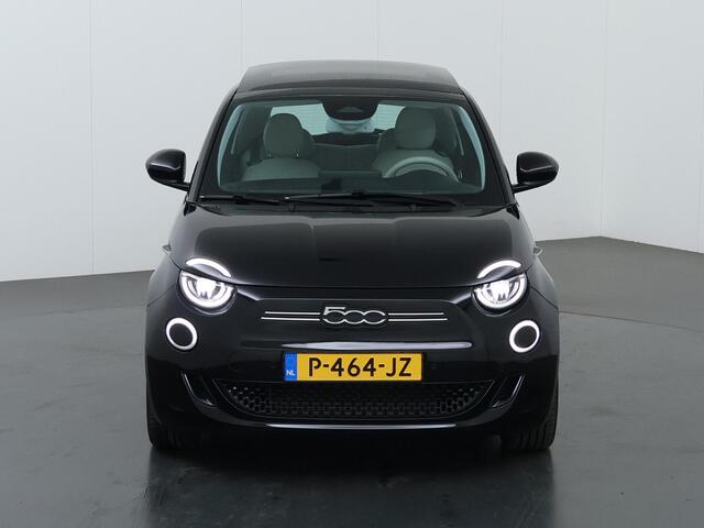 Fiat 500 La Prima 42 kWh | SOH 95% | Panoramadak | Navigatie | Parkeercamera | Climate Control | Keyless Go |