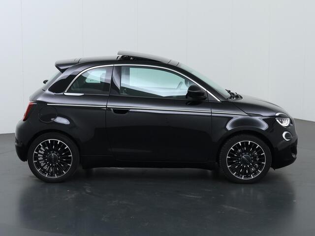 Fiat 500 La Prima 42 kWh | SOH 95% | Panoramadak | Navigatie | Parkeercamera | Climate Control | Keyless Go |