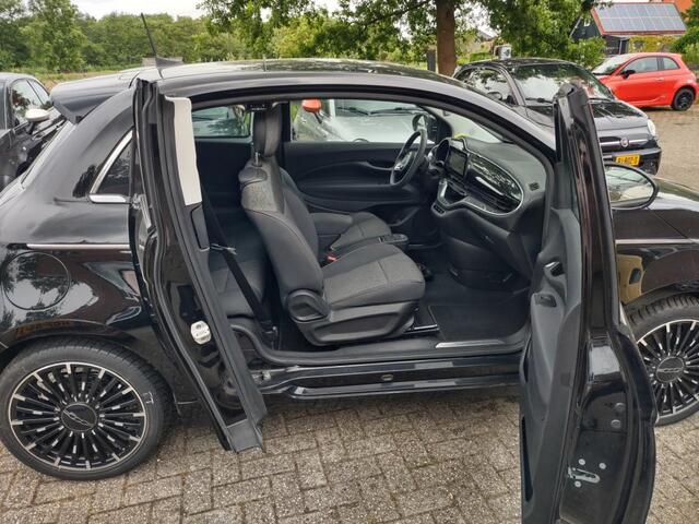 Fiat 500 E-3+1-PanoDak-42KW-met 2000 korting