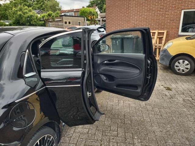 Fiat 500 E-3+1-PanoDak-42KW-met 2000 korting