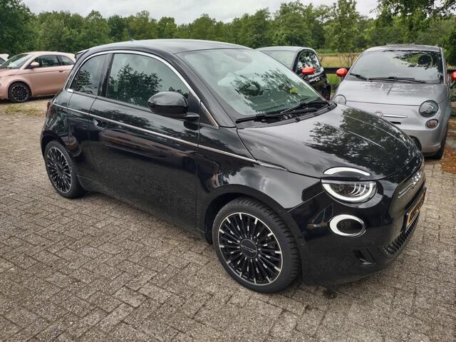 Fiat 500 E-3+1-PanoDak-42KW-met 2000 korting