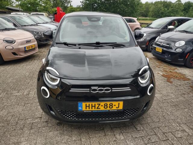 Fiat 500 E-3+1-PanoDak-42KW-met 2000 korting