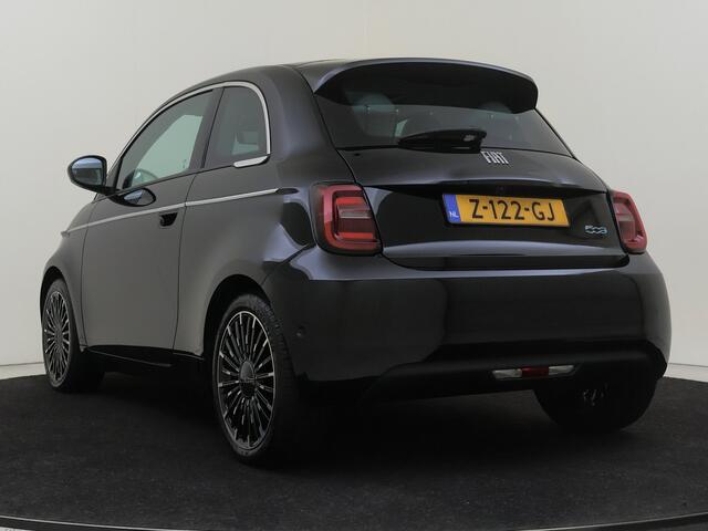 Fiat 500 La Prima 42 kWh | Panoramadak | Navigatie | Keyless entry & Start | Apple Carplay