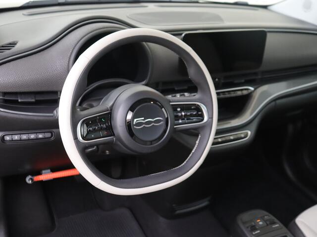 Fiat 500 La Prima 42 kWh | Panoramadak | Navigatie | Keyless entry & Start | Apple Carplay
