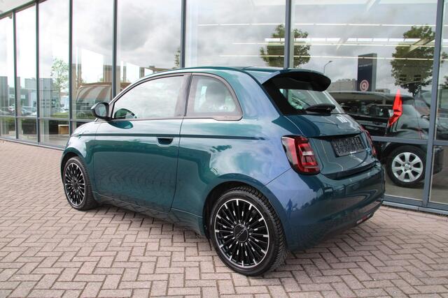 Fiat 500 Icon 42 kWh Airco Navi Carplay Speciale kleur 20.711km