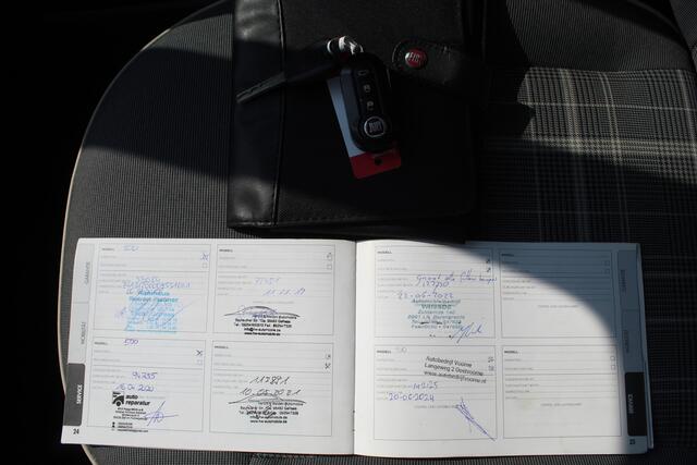 Fiat 500 0.9 TwinAir Lounge Panoramadak/Airco/Parkeersensoren/Uconnect/Virtual cockpit/LED koplampen/Multifunctioneel stuurwiel/Spraakbediening/Bluetooth/15'' Lichtmetalen velgen.