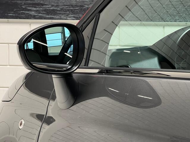 Fiat 500 0.9 TwinAir Turbo Lounge 85 PK / Airco / Navigatie / Panoramadak / Park Sensors / 15"LM Velgen / Keurig!