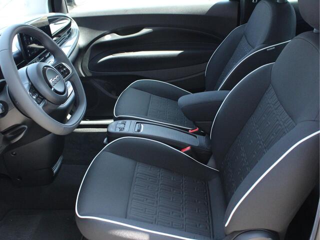 Fiat 500 42 kWh inclusief batterijtest Cruise en Climate Control, Parkeersensoren Voor en Achter, Carplay/Android Auto