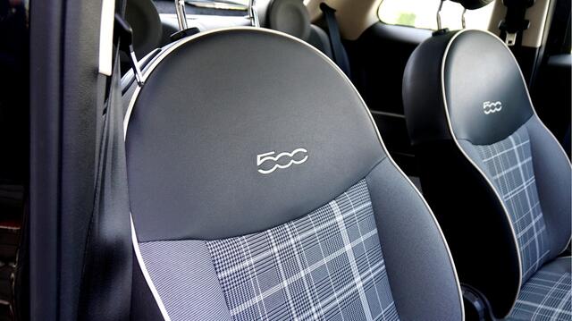 Fiat 500 0.9 TwinAir Turbo Dualogic Lounge PANORAMADAK + CRUISE + AIRCO + SCHAKELFLIPPERS + CHROOMPAKKET + KLEURENSCHERM MULTIMEDIA + LED DRL + MF-STUURWIEL + CV OP AFSTAND + PARKSENSOREN + 15" LM-VELGEN!!