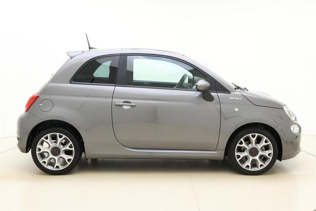 Fiat 500 1.0 Hybrid Sport Climate control | Panoramadak | Lichtmetalen velgen | Parkeersensoren | Navigatie via Appl Carplay | DAB Radio | Sportief | Weinig kilometers