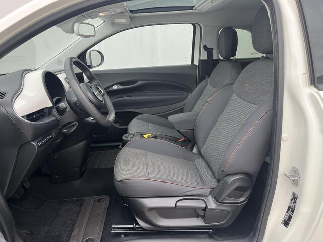 Fiat 500 Icon 42 kWh / Panoramadak / Apple Carplay Android Auto / Achteruitrijcamera / Parkeersensoren Voor & Achter / Verwarmbare voorstoelen