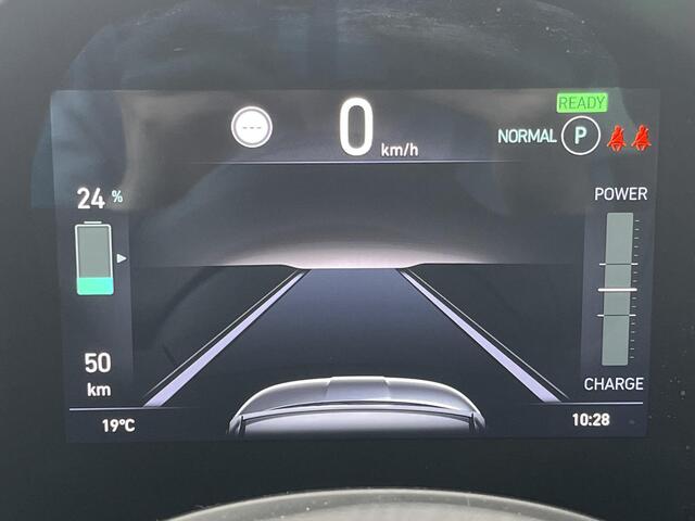 Fiat 500 Icon 42 kWh / Panoramadak / Apple Carplay Android Auto / Achteruitrijcamera / Parkeersensoren Voor & Achter / Verwarmbare voorstoelen