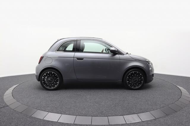 Fiat 500 La Prima 42kWh | ACC | Winterpack | JBL | Camera | CarPlay