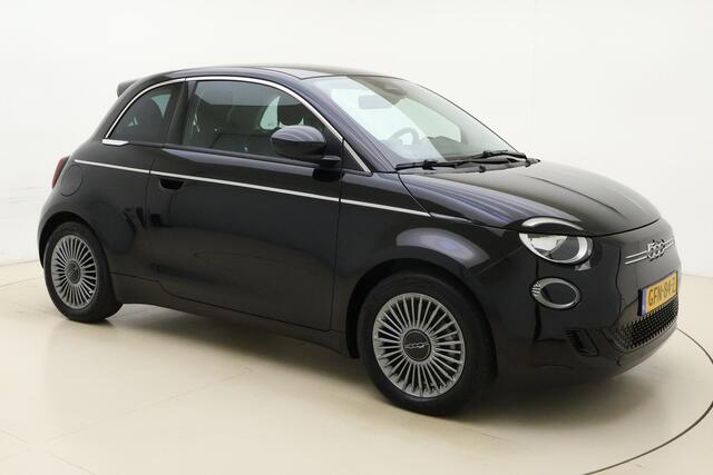 Fiat 500 Urban 42 kWh 118pk | Climate Control | Lichtmetalen Velgen | Cruise Control | Apple Carplay - Android Auto | Lage Kilometerstand | DAB Radio
