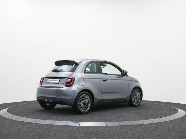 Fiat 500 Icon 42 kWh | Private lease 339 p.m. | Panoramadak