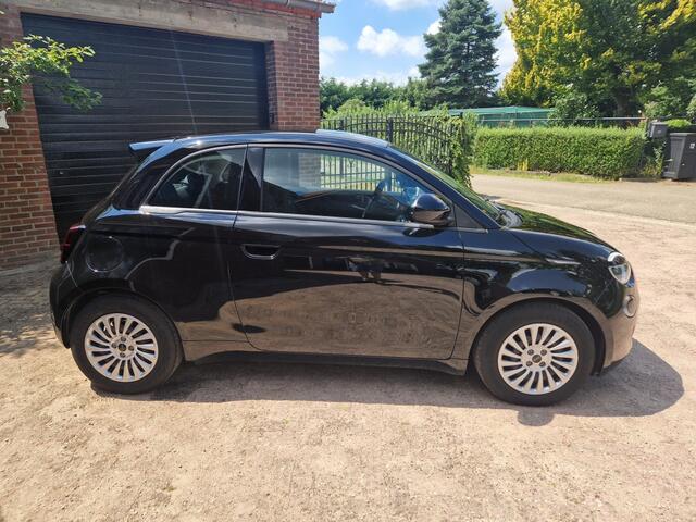 Fiat 500 500e Action