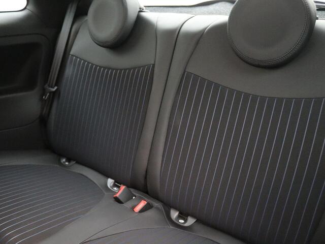 Fiat 500 1.0 Hybrid Rockstar 70PK Panoramadak, Navi, DAB+, Clima, Cruise Controle, Parkeersensoren Achter, 16" LM Velgen