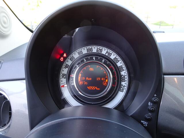 Fiat 500 1.2 Lounge Airco, cruise controle, panorama dak, licht metalen velgen, enz.