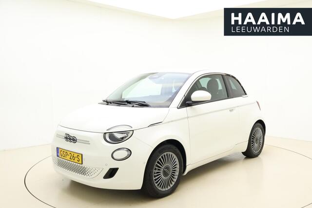 Fiat 500 Urban 42 kWh Camera | Stoelverwarming | Keyless | Navigatie via Carplay | Parkeersensoren voor en achter | Geen kilometers