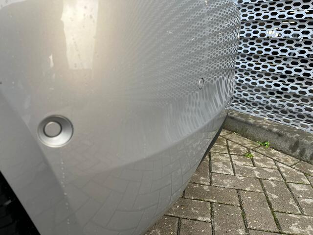 Fiat 500 Giorgio Armani Edition 42 kWh | Stoelverwarming | Panoramadak | 17 inch lichtmetalen velgen | Adaptive cruise control | Connected services |