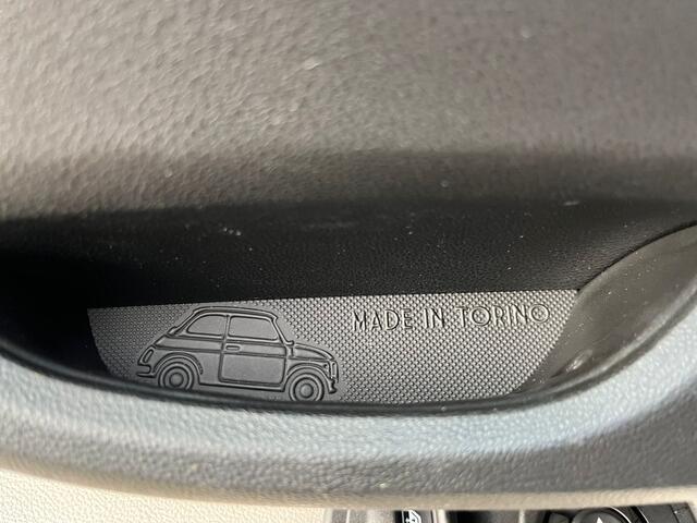 Fiat 500 Giorgio Armani Edition 42 kWh | Stoelverwarming | Panoramadak | 17 inch lichtmetalen velgen | Adaptive cruise control | Connected services |