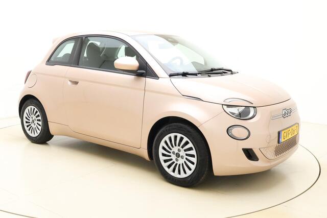 Fiat 500 Urban 42 kWh 118 Pk | Cruise Control | Climate Control | Apple Carplay & Android Auto