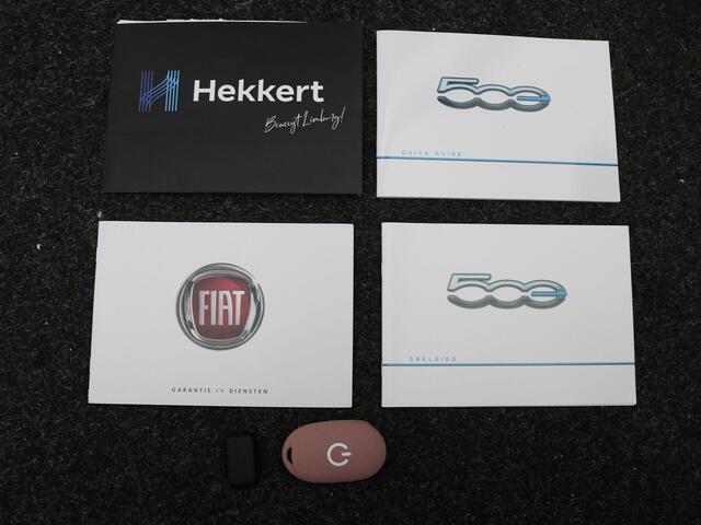 Fiat 500 Passion 42 kWh / SOH 91% / Schuifkanteldak / Navigatie / Climate Control / Keyless Entry / Apple Carplay / Historie Bekend / Cruise Control / NL Auto / 1ste Eigenaar / All Seasonbanden