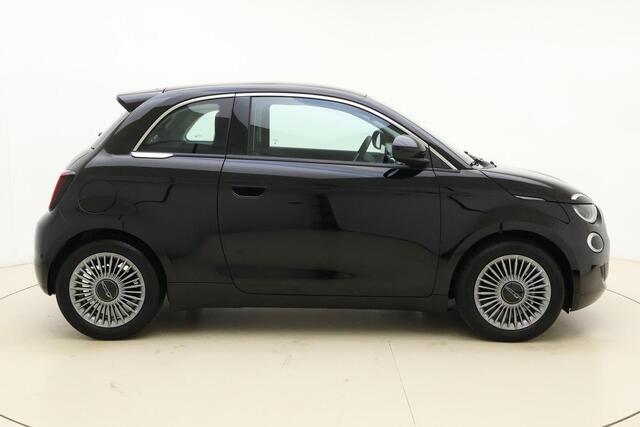 Fiat 500 3+1 Urban 24 kWh | Navigatie | Stoelverwarming | Lichtmetalen velgen | Camera | Parkeersensoren | Keyless | Dodehoekdetectie