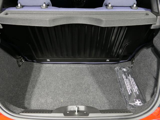 Fiat 500 1.0 Hybrid Club - Occasion Lease vanaf ¤349 p/m - Cruise - bluetooth - Apple carplay / Android auto