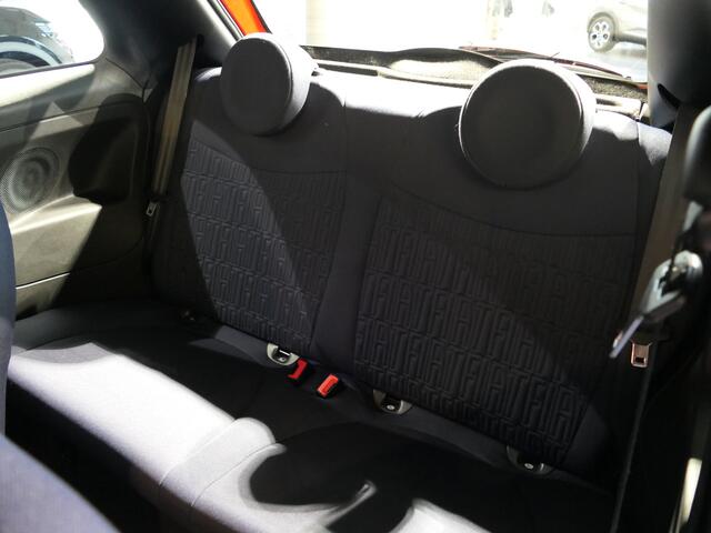 Fiat 500 1.0 Hybrid Club - Occasion Lease vanaf ¤349 p/m - Cruise - bluetooth - Apple carplay / Android auto