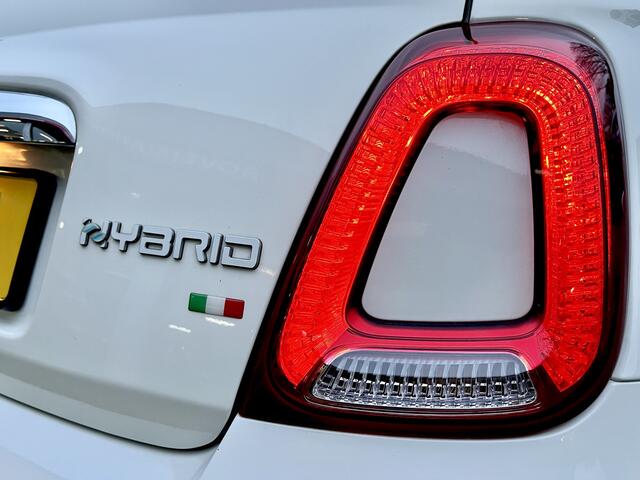Fiat 500 1.0 Hybrid Cult Parkeersensoren, Navi, Bluetooth.