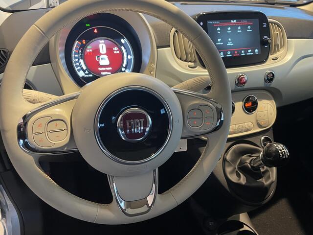 Fiat 500 1.0 Hybrid Dolcevita Clim control - Apple carplay/Android auto - Bluetooth - Cruise control - E ramen voor - Mistlampen - Multimedia voorbereiding - Panoramadak - Parkeersensoren Achter Speciale kleur Ocean green metallic