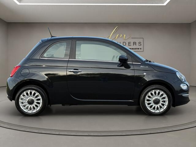 Fiat 500 1.0 Hybrid Dolcevita 2023 ZWART | Panoramadak | Apple CarPlay |