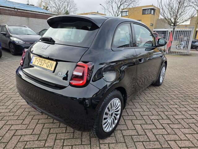 Fiat 500 airco, apple carplay/andriod. 42 kWh