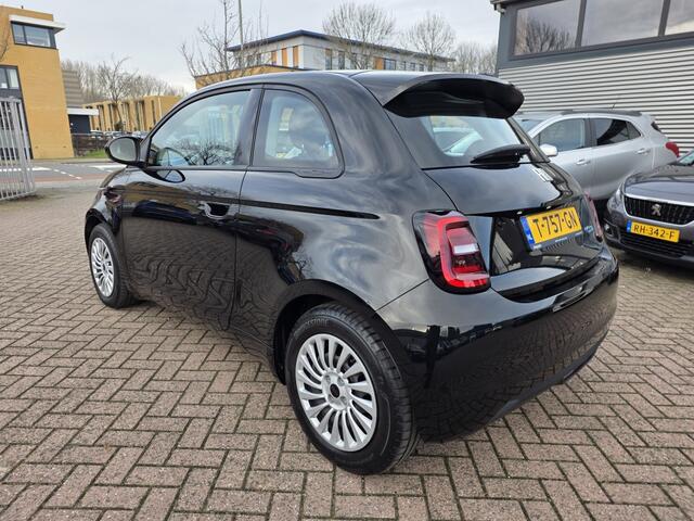 Fiat 500 airco, apple carplay/andriod. 42 kWh