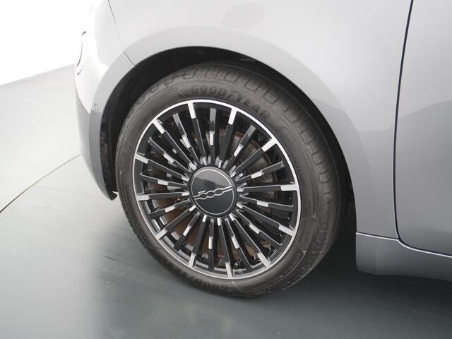 Fiat 500 La Prima 42 kWh NL Auto | Camera | Navigatie | NAP