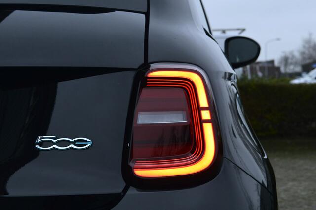 Fiat 500 Passion 42 kWh Rijklaarprijs-Garantie Navigatie Airco Apple carplay