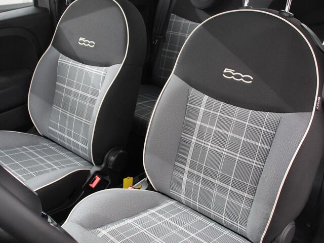 Fiat 500 1.0 Hybrid Lounge Plus | Cruise control | Panorama dak | Parkeersensor achter | Climate control | Apple carplay / Andriod auto