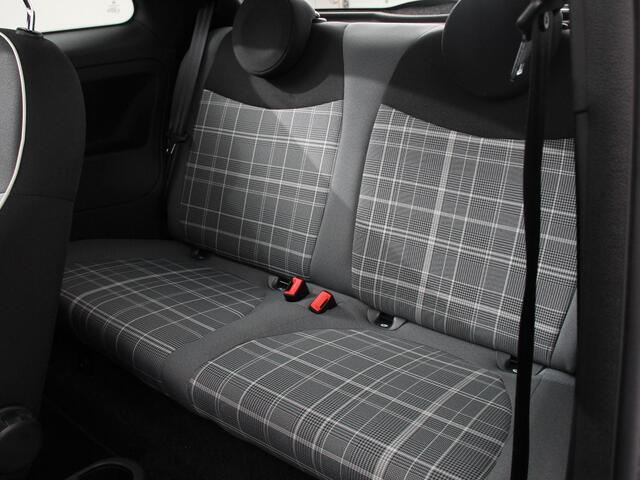 Fiat 500 1.0 Hybrid Lounge Plus | Cruise control | Panorama dak | Parkeersensor achter | Climate control | Apple carplay / Andriod auto