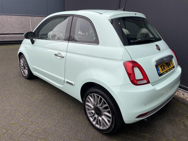 Fiat 500 0.9 TwinAir Turbo Collezione met schuif/kanteldak Airco - Cruise control - parkeersensor achter - Navigatie - Panoramadak - Schuif/kantel dak - Mistlampen voor - Licht metalen velgen 16 inch - Stuur multifunctioneel - Radio - Bluetooth - Sta