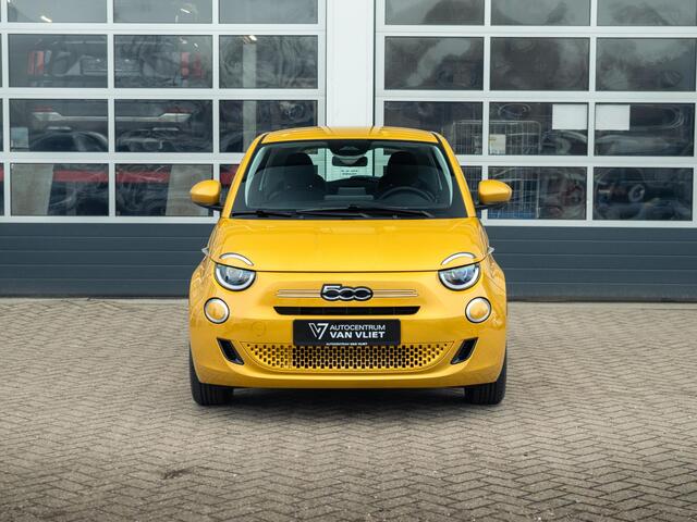 Fiat 500 Hybrid Torino Launch Edition | Private Lease ¤ 387,- | New | Clima | Carplay | PDC | Priv Glass | Sun of Italy