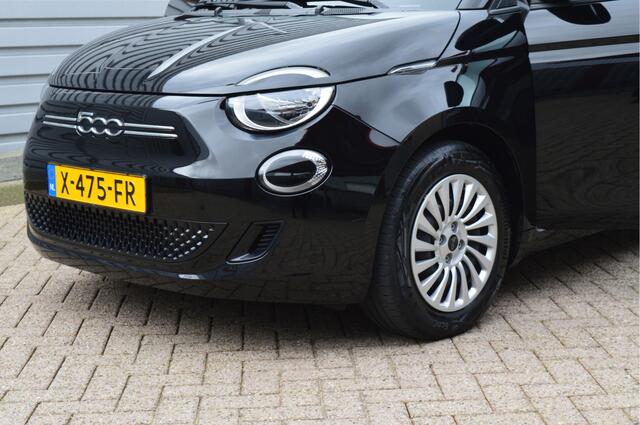 Fiat 500 Urban 42 kWh O.a: Carplay, Cruise, Clima, Bluetooth, Etc. All-in prijs!