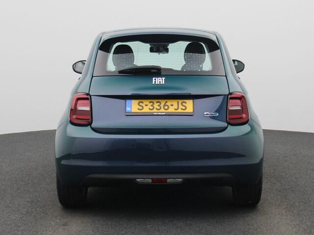 Fiat 500 Icon 42 kWh | Climate Control / ECC | Licht metalen velgen 16 inch, | Cruise control Standaard | Navigatie |