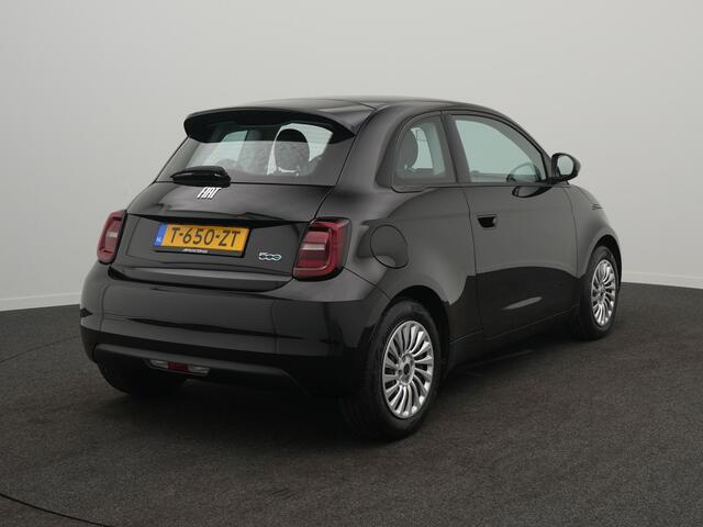 Fiat 500 Urban 42 kWh - RIJKLAARPRIJS - Grote accu 42kWh! - Volledig Elektrisch! - Apple Carplay - Android Auto