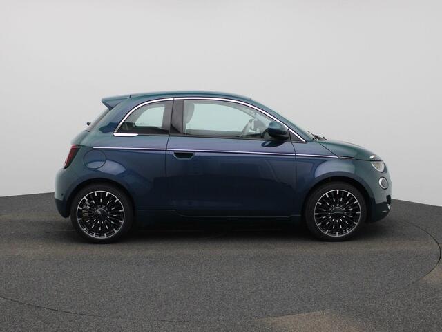 Fiat 500 500e 42 kWh La Prima | Climate Control / ECC, | Licht metalen velgen 17 inch | Cruise control | |Navigatie | Lederen bekleding | Stoelverwarming | LED koplampen | Park Distance Control voor en achter | Achteruitrijcamera |