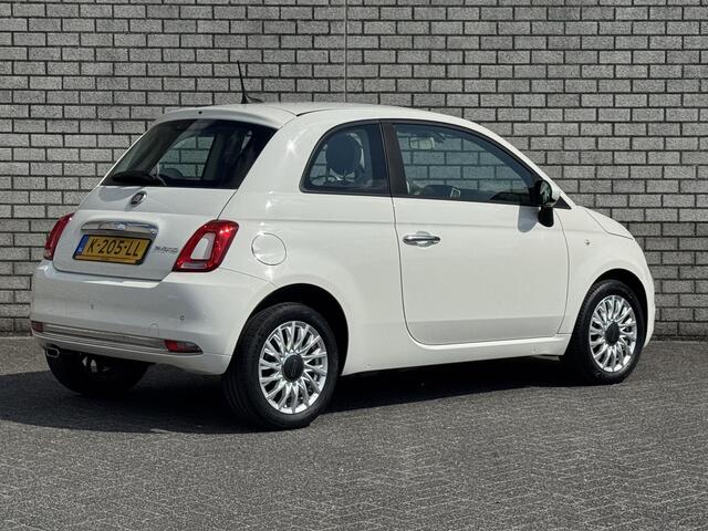 Fiat 500 1.0 Hybrid Lounge | Apple CarPlay / Android Auto | Parkeersensoren | Cruise Control | DAB+ |